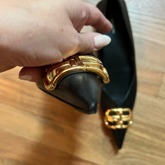 Balenciaga
Women's Black Bb Knife Leather Flats size 38 like new - Picture 7 of 8
